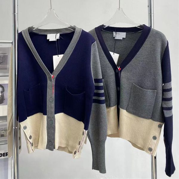 70% off 2021 autumn new fashion tb blocking knitted cardigan v-neck british college style contrast color sweater women's coat, White;black
70% off 2021 autumn new fashion tb blocking knitted cardigan v-neck british college style contrast color sweater women's coat, White;black