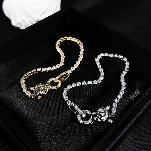 charm bracelets luxury punk leopard head bracelet full inlay shiny zircon buckle design fashion wrist chain silver jewelry for women party, Golden;silver
charm bracelets luxury punk leopard head bracelet full inlay shiny zircon buckle design fashion wrist chain silver jewelry for women party, Golden;silver