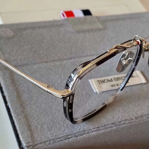 tr90 ultra light spectacle frame, literature and art comfort, men's women's fashion glasses, small square frame 816, Silver
tr90 ultra light spectacle frame, literature and art comfort, men's women's fashion glasses, small square frame 816, Silver