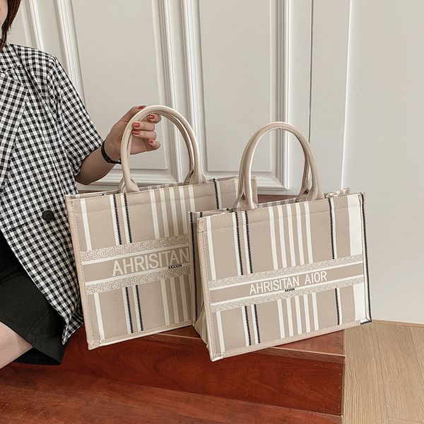 70% factory store beibei shangpin 2021 korean fashion tote portable one shoulder canvas letter shopping bag
70% factory store beibei shangpin 2021 korean fashion tote portable one shoulder canvas letter shopping bag