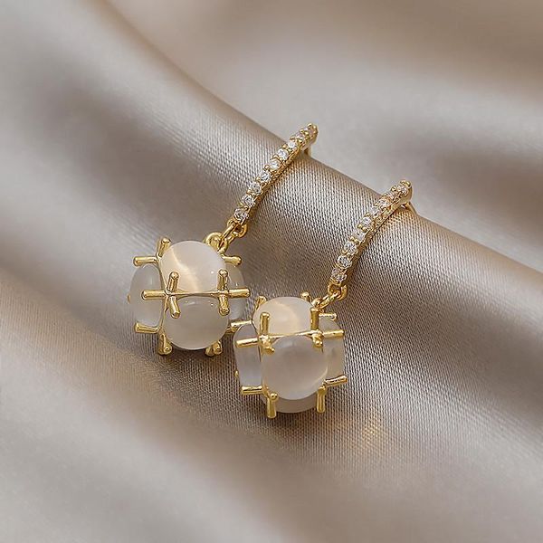 stud arrivals korean high-end fashion simple charm geometry rhinestone earrings for women girl wedding party jewelry 5s001, Golden;silver
stud arrivals korean high-end fashion simple charm geometry rhinestone earrings for women girl wedding party jewelry 5s001, Golden;silver