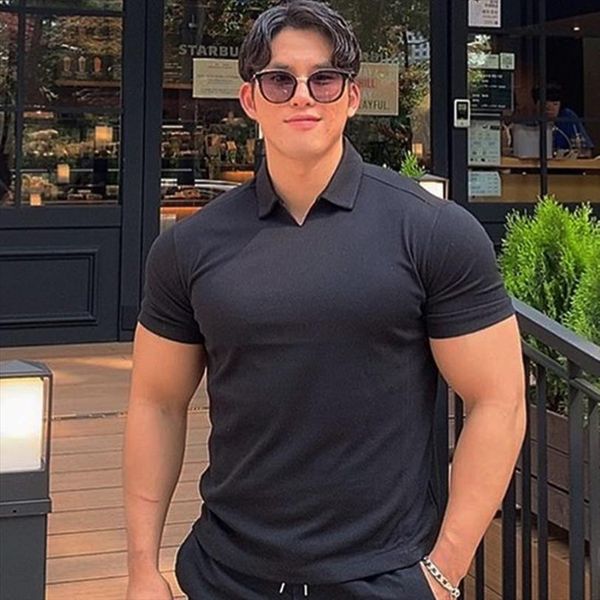 summer v neck muscular men polo sport shirts with solid color lapels, round bottoms body slimming fitness and short sleeves, White;black
summer v neck muscular men polo sport shirts with solid color lapels, round bottoms body slimming fitness and short sleeves, White;black