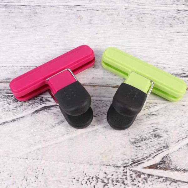 multifunctional sealing clips portable moisture-proof fresh-keeping clamp snack sealers for home kitchen - (random bag
multifunctional sealing clips portable moisture-proof fresh-keeping clamp snack sealers for home kitchen - (random bag