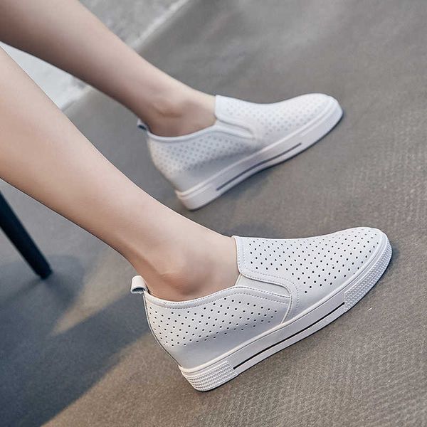 women's 2021 summer hollow out and breathable hole with one foot on small white sho, raised leather slope heel lefu single sho
women's 2021 summer hollow out and breathable hole with one foot on small white sho, raised leather slope heel lefu single sho