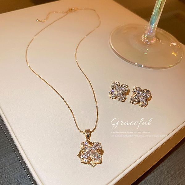 pendant necklaces 2021 fashion rhinestone zircon women necklace earrings rotatable flower hipster ear stud set wedding party jewelry, Silver
pendant necklaces 2021 fashion rhinestone zircon women necklace earrings rotatable flower hipster ear stud set wedding party jewelry, Silver