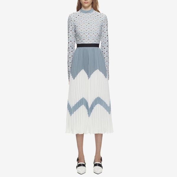 casual dresses stylish 2021 designer runway midi dress women's hollow out embroidery lace patchwork color block pleated, Black;gray
casual dresses stylish 2021 designer runway midi dress women's hollow out embroidery lace patchwork color block pleated, Black;gray