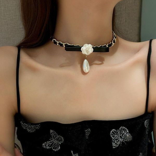 chokers high sense light luxury white flower necklace pearl pendant clavicle black braided chain female accessories for women, Golden;silver
chokers high sense light luxury white flower necklace pearl pendant clavicle black braided chain female accessories for women, Golden;silver