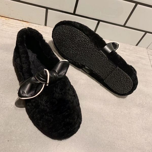 womens designer shearing slippers autumn winter fashion with bow wear resistant no slip black white size 35-40
womens designer shearing slippers autumn winter fashion with bow wear resistant no slip black white size 35-40