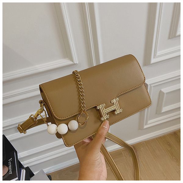 factory outlet design bag women 2021 new single shoulder messenger women's solid color small square bag buckle net red foreign style pe
factory outlet design bag women 2021 new single shoulder messenger women's solid color small square bag buckle net red foreign style pe