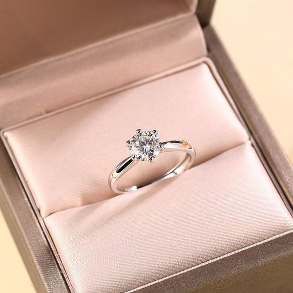 cluster rings s925 silver ring 1ct 2ct 3ct 5ct classic style adjustable opening moissanite for women wedding party anniversary jewelry, Golden;silver
cluster rings s925 silver ring 1ct 2ct 3ct 5ct classic style adjustable opening moissanite for women wedding party anniversary jewelry, Golden;silver