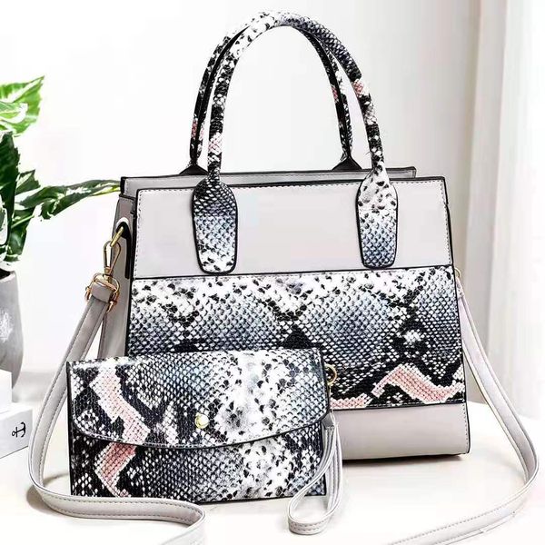 handbag bag women's 2021 korean snake pattern single shoulder fashion cross carrier mother, Black;red
handbag bag women's 2021 korean snake pattern single shoulder fashion cross carrier mother, Black;red