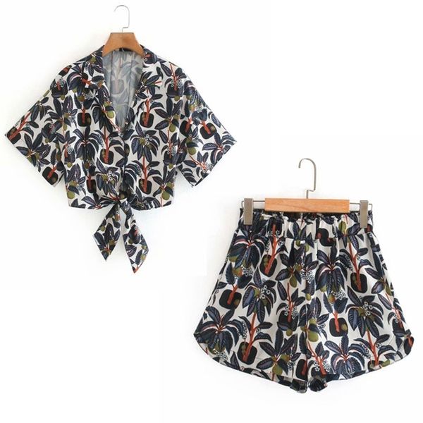 women casual 2 piece set suits summer short sleeve blouses and elastic waist shorts female street two cloth 210513, White
women casual 2 piece set suits summer short sleeve blouses and elastic waist shorts female street two cloth 210513, White