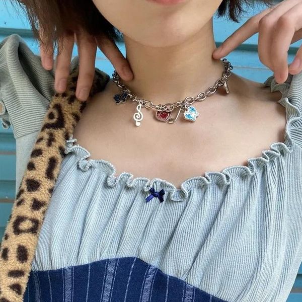 chokers 2021 korea punk vintage butterfly musical note clavicle chain necklace for women love heart temperament y2k pendant necklaces, Golden;silver
chokers 2021 korea punk vintage butterfly musical note clavicle chain necklace for women love heart temperament y2k pendant necklaces, Golden;silver