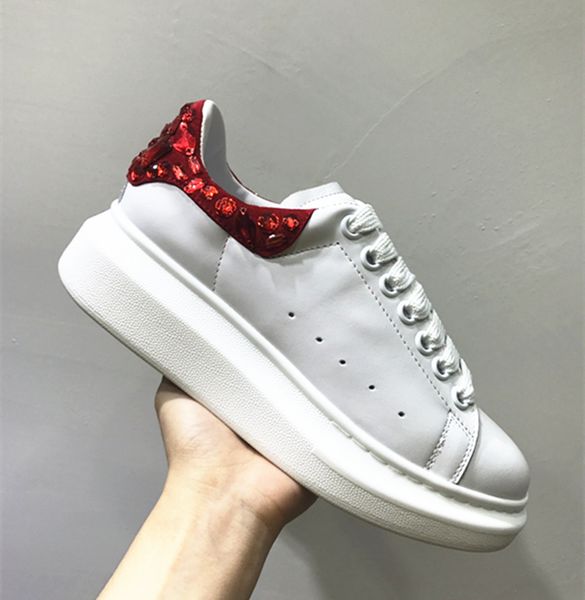 2022 fashion board shoes dress shoes leather lace up platform oversized sole sneakers white black mens womens velvet suede casual
2022 fashion board shoes dress shoes leather lace up platform oversized sole sneakers white black mens womens velvet suede casual