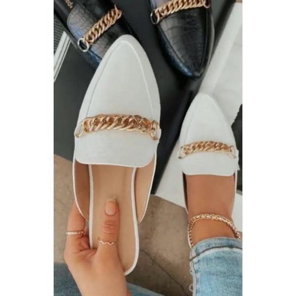 slippers summer baotou fashion chain decoration pointed sandals solid color outdoor flat shoes plus size, Black 
slippers summer baotou fashion chain decoration pointed sandals solid color outdoor flat shoes plus size, Black