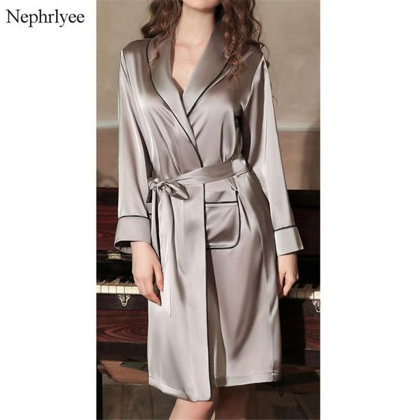 fashion satin robe female bathrobe femme silk kimono dressing gown sleepwear night for women slp003 women's, Black;red
fashion satin robe female bathrobe femme silk kimono dressing gown sleepwear night for women slp003 women's, Black;red
