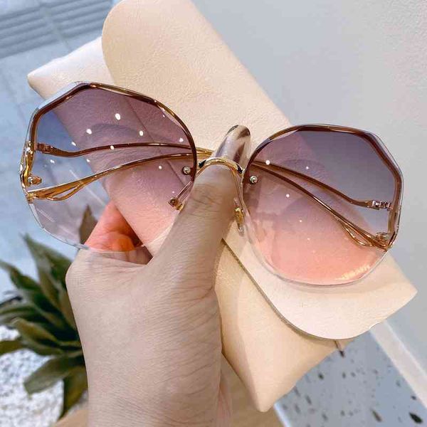 sunglasses korean ocean women's cut edge lenses polygon frameless metal feet men's, White;black
sunglasses korean ocean women's cut edge lenses polygon frameless metal feet men's, White;black