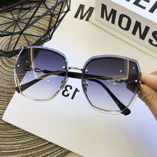 trendy frameless women's fashion big frame sunglasses cut edge round face anti ultraviolet wholesale, White;black
trendy frameless women's fashion big frame sunglasses cut edge round face anti ultraviolet wholesale, White;black