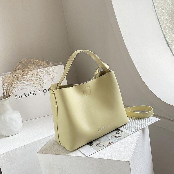 evening bags 2021 simple portable large capacity women's bag trend letter tote single shoulder slung bucket
evening bags 2021 simple portable large capacity women's bag trend letter tote single shoulder slung bucket