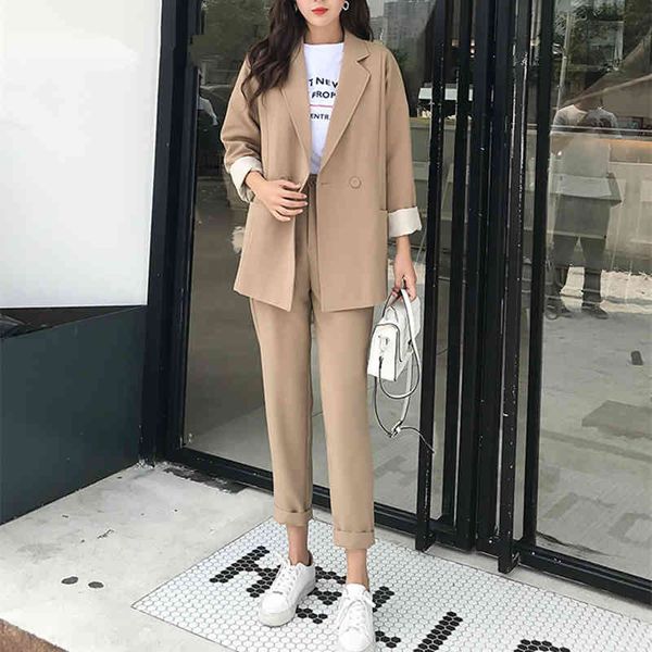 comelautumn winter khaki women pant suits double breasted pocket notched blazer & pant office wear suit female set 210515, White
comelautumn winter khaki women pant suits double breasted pocket notched blazer & pant office wear suit female set 210515, White