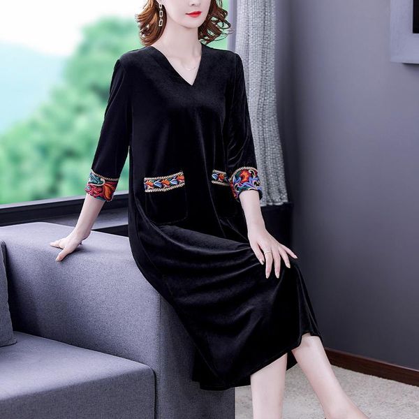casual dresses 2021 black velvet emboridery midi dress autumn winter korean vintage solid women elegant bodycon office lady, Black;gray
casual dresses 2021 black velvet emboridery midi dress autumn winter korean vintage solid women elegant bodycon office lady, Black;gray