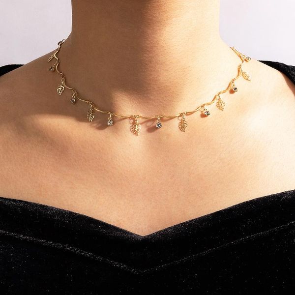 chokers bohemian crystal necklace for women fashion hollow tree leaf geometry alloy metal tassel choker jewelry collar 17671, Golden;silver
chokers bohemian crystal necklace for women fashion hollow tree leaf geometry alloy metal tassel choker jewelry collar 17671, Golden;silver