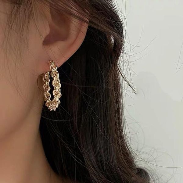 stud s925 european and american geometric c-shaped retro earrings, stylish women's 2021 jewelry, Golden;silver
stud s925 european and american geometric c-shaped retro earrings, stylish women's 2021 jewelry, Golden;silver