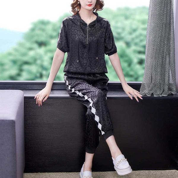 summer fashion casual women's 2-piece set short sleeve track suit hoodies and pants sportswear 210531, White
summer fashion casual women's 2-piece set short sleeve track suit hoodies and pants sportswear 210531, White