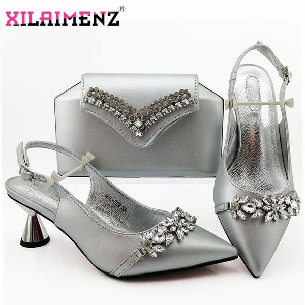 dress shoes 2021 coming pointed toe women and bag to match in silver color slingbacks sandals with shinning crystal for wedding, Black
dress shoes 2021 coming pointed toe women and bag to match in silver color slingbacks sandals with shinning crystal for wedding, Black