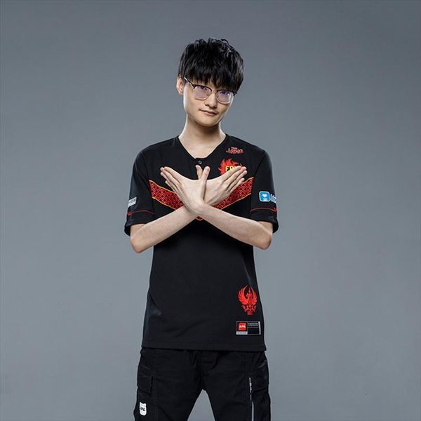 lol s9 winner fpx mens tian lpl chinese team funplus phoenix jersey doinb gimgoon lwx, White;black
lol s9 winner fpx mens tian lpl chinese team funplus phoenix jersey doinb gimgoon lwx, White;black