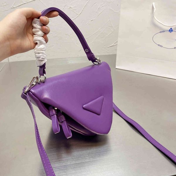 factory outlet design 2021 new women's european triangle bag mini one shoulder portable diagonal zero wallet cloud bag
factory outlet design 2021 new women's european triangle bag mini one shoulder portable diagonal zero wallet cloud bag