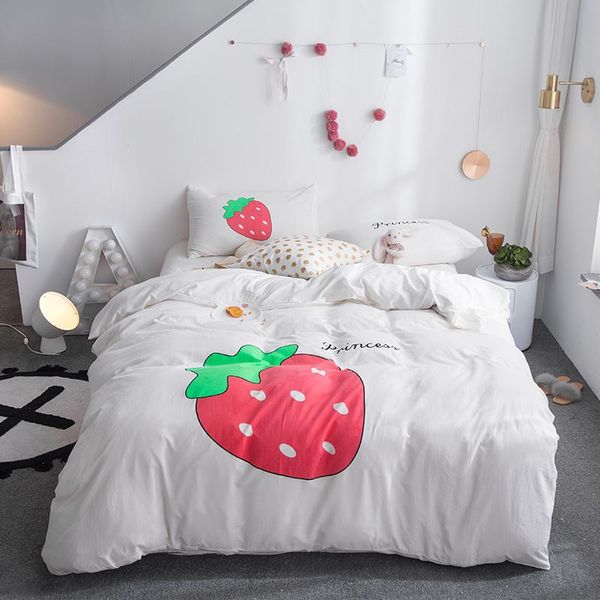 bedding sets fashion summer strawberry set light luxury elegant duvet cover active printing bed linen king white bedclothes
bedding sets fashion summer strawberry set light luxury elegant duvet cover active printing bed linen king white bedclothes