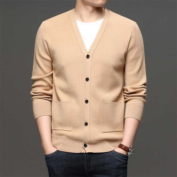 5 colors men's casual solid color sweater cardigan autumn thin coat classic style knitting sweater male brand clothes 211014, White;black
5 colors men's casual solid color sweater cardigan autumn thin coat classic style knitting sweater male brand clothes 211014, White;black