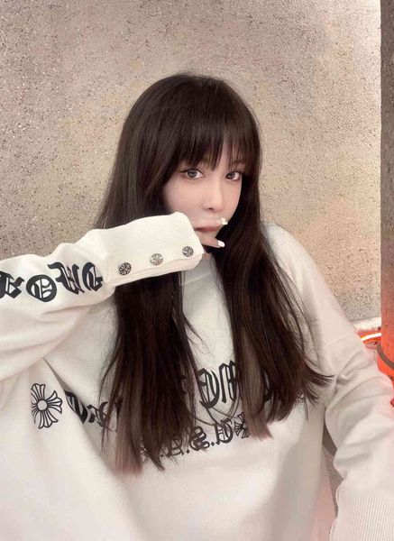 ch2021ss autumn and winter new metal cufflink letter v-neck design sweet long sleeve knitted cardigan coat, Black
ch2021ss autumn and winter new metal cufflink letter v-neck design sweet long sleeve knitted cardigan coat, Black