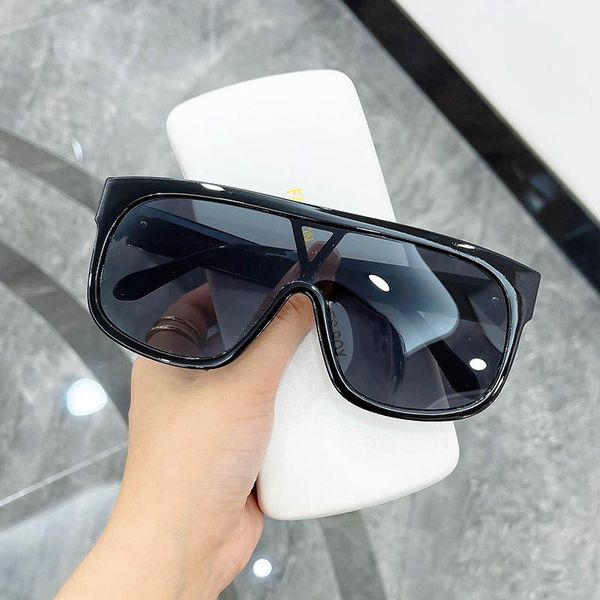 sunglasses trend one-piece square large frame european and american retro fashion for men women, White;black
sunglasses trend one-piece square large frame european and american retro fashion for men women, White;black