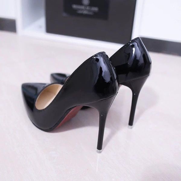 dress shoes high-heeled women's stilettos fall 2021 black pointy middle heel shallow patent leather joker
dress shoes high-heeled women's stilettos fall 2021 black pointy middle heel shallow patent leather joker