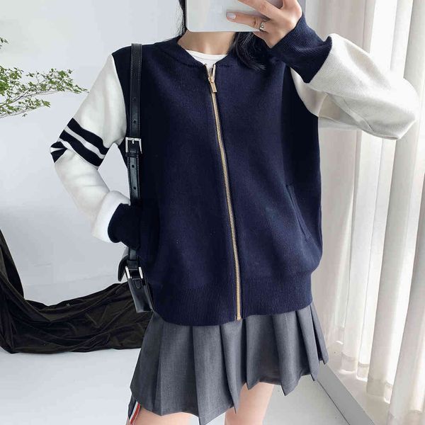 2020 autumn new tb college style knitted cardigan blue and white color blocking four bar casual baseball jacket
2020 autumn new tb college style knitted cardigan blue and white color blocking four bar casual baseball jacket