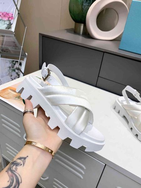 70% off wholesale flip-flops new summer leather flat sandals women's wear open-toed, Black
70% off wholesale flip-flops new summer leather flat sandals women's wear open-toed, Black