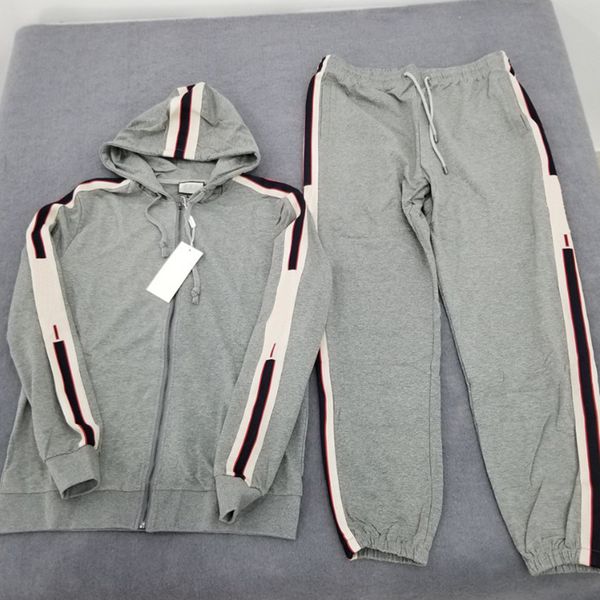 2021 new mens sports tracksuits 2 colors jackets + pants monkey head sports running set college high street style kits fashion suits, Gray
2021 new mens sports tracksuits 2 colors jackets + pants monkey head sports running set college high street style kits fashion suits, Gray