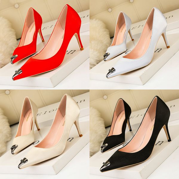 fashion pointed diamond high heel shoes french net red thin heel women's single shoes show thin temperament women's shoes, Black
fashion pointed diamond high heel shoes french net red thin heel women's single shoes show thin temperament women's shoes, Black