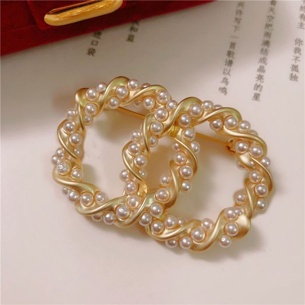 french brooch elegant retro sub-golden winding pearl letter brooches fragrant grandma pin buckle, Gray
french brooch elegant retro sub-golden winding pearl letter brooches fragrant grandma pin buckle, Gray