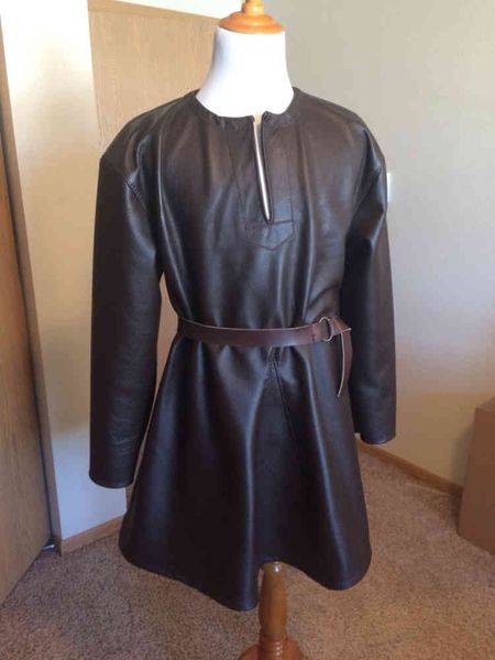 leather jacket high fashion men belt mid length long sleeved for autumn, Black
leather jacket high fashion men belt mid length long sleeved for autumn, Black