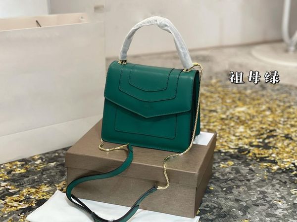 evening bags 100540 2021 lady's classic accordion bag with one shoulder straddle handbag and small mirror
evening bags 100540 2021 lady's classic accordion bag with one shoulder straddle handbag and small mirror