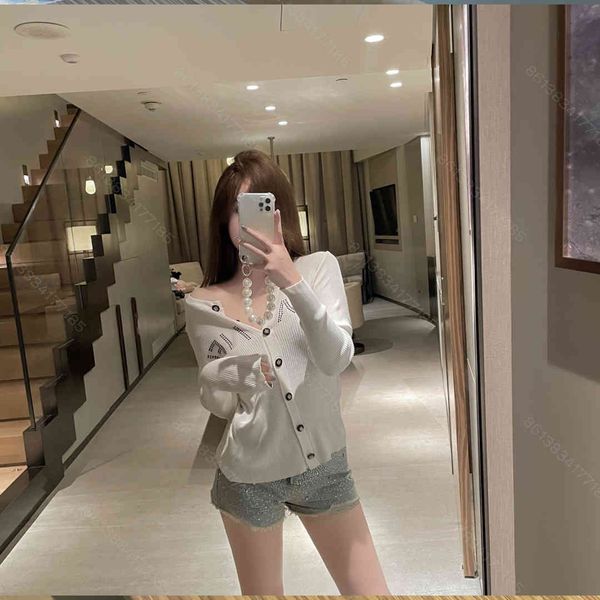 luxury brand sweaters fashion sweaters women coats white wool knitted shirt blouse with alphabet buttons slimming girls, White;black
luxury brand sweaters fashion sweaters women coats white wool knitted shirt blouse with alphabet buttons slimming girls, White;black