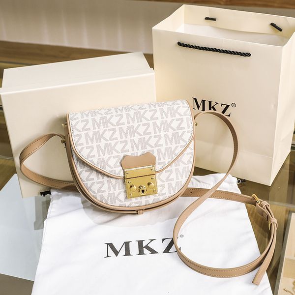 handbag hong kong small mkz old flower saddle bag 2021 fashion ins women's single shoulder messenger, Black;red
handbag hong kong small mkz old flower saddle bag 2021 fashion ins women's single shoulder messenger, Black;red