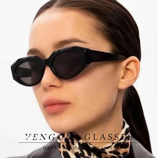 vengom paris catwalk small frame trendy sunglasses for men and women fashion face repair color casual, White;black
vengom paris catwalk small frame trendy sunglasses for men and women fashion face repair color casual, White;black