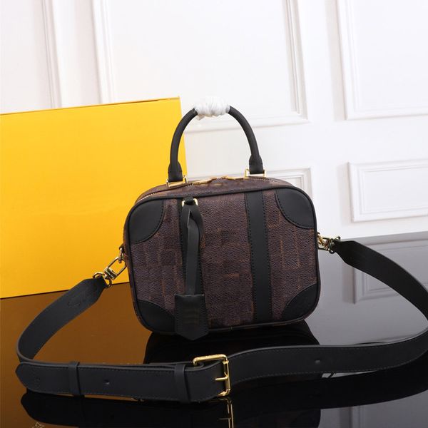 women shoulder messenger bag medieval vintage flap crossbody bags classic coffer check handbag ladies old flower zipper package
women shoulder messenger bag medieval vintage flap crossbody bags classic coffer check handbag ladies old flower zipper package