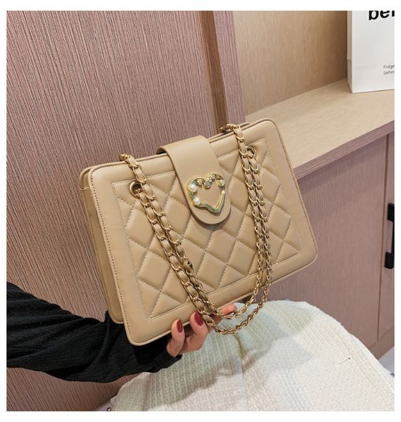 design bags new net women's summer new fashion messenger single shoulder armpit small square bag
design bags new net women's summer new fashion messenger single shoulder armpit small square bag