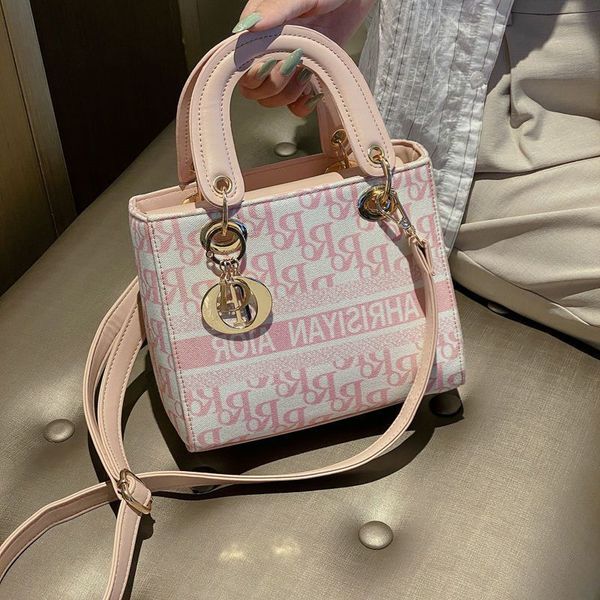 advanced sense of foreign style portable bag women's 2021 new fashion princess
advanced sense of foreign style portable bag women's 2021 new fashion princess