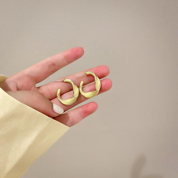 hoop & huggie 2021 s925 pin retro irregular geometric earrings enamel metal twisted open earring for women party jewelry, Golden;silver
hoop & huggie 2021 s925 pin retro irregular geometric earrings enamel metal twisted open earring for women party jewelry, Golden;silver
